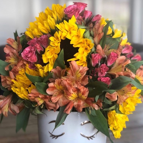 Meet your Posher, Nicole - Picture 1 of 1